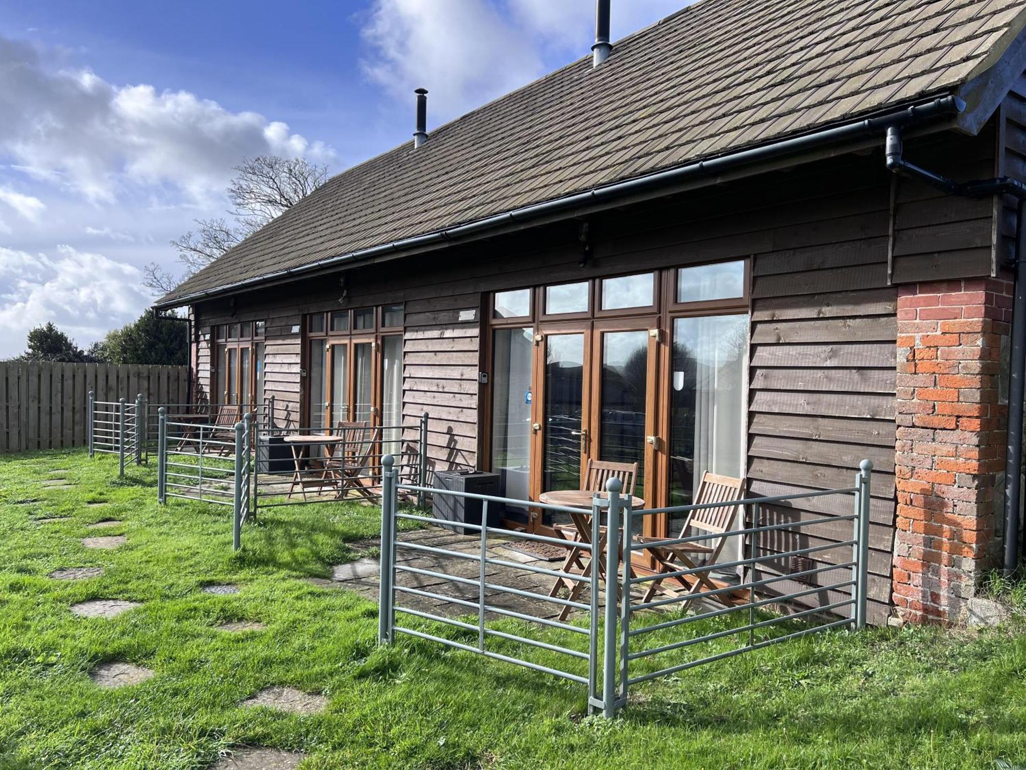 Bike Shed - Beautiful 1-Bed Cottage In Shorwell Exterior photo